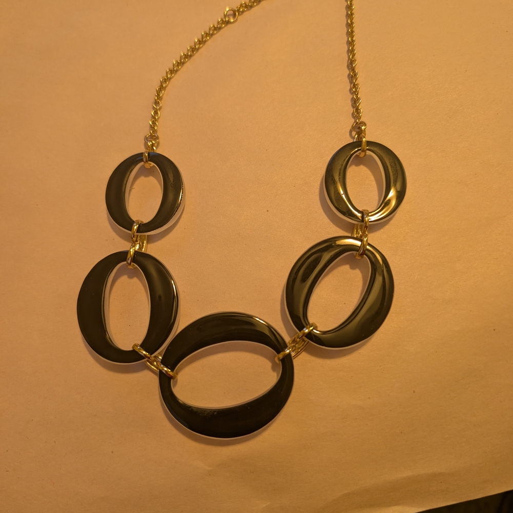 Elegant Black and Gold Necklace